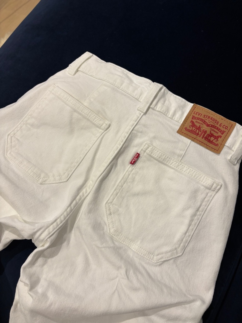 Levi's White High-Rise Straight Jeans - Picture 4 of 9